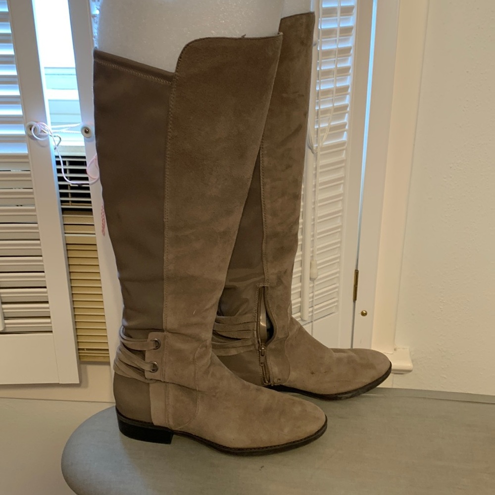 Vince Camuto boot. Taupe color